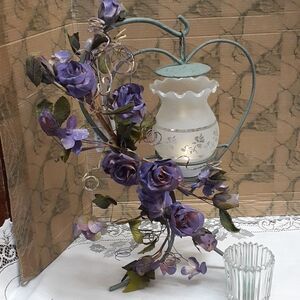 Verde Green metal hanging heart candlelight with purple roses.